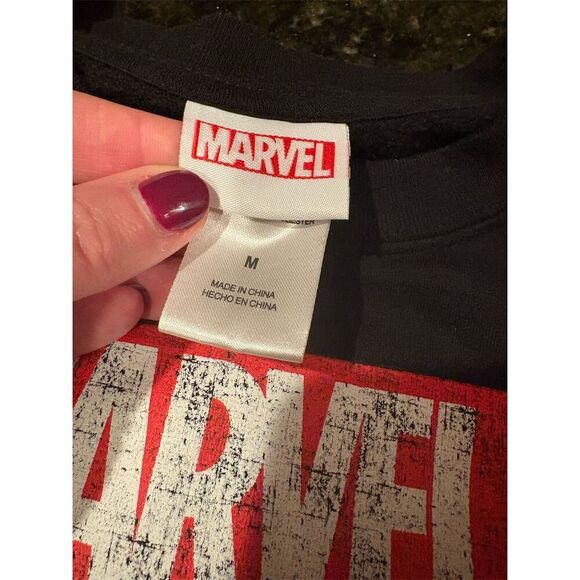 *3/$15 Marvel Unisex M Black Pullover Sweatshirt Graphic Superhero Print - Picture 6 of 8